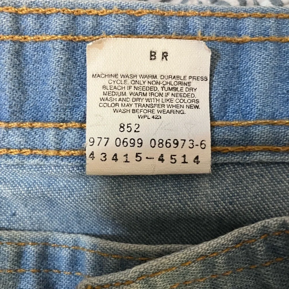 Levi’s 1999 34x 33 cotton blend denim jeans w decorative pockets